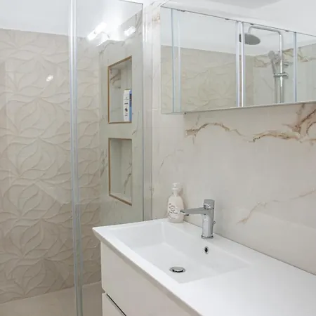 Mon Repos Luxury